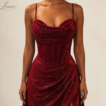 Vestido burgundy al cuerpo con brillos