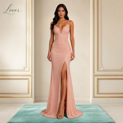 Vestido peach al cuerpo de brillos