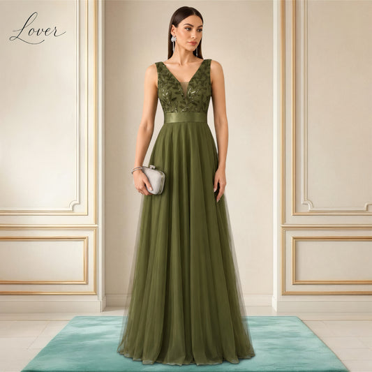 Vestido verde musgo con detalles de hojas en top