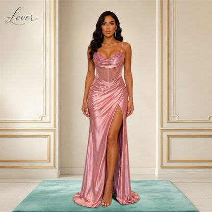 Vestido rose gold de corset con brillos en top