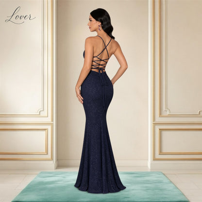Vestido azul navy al cuerpo con brillos