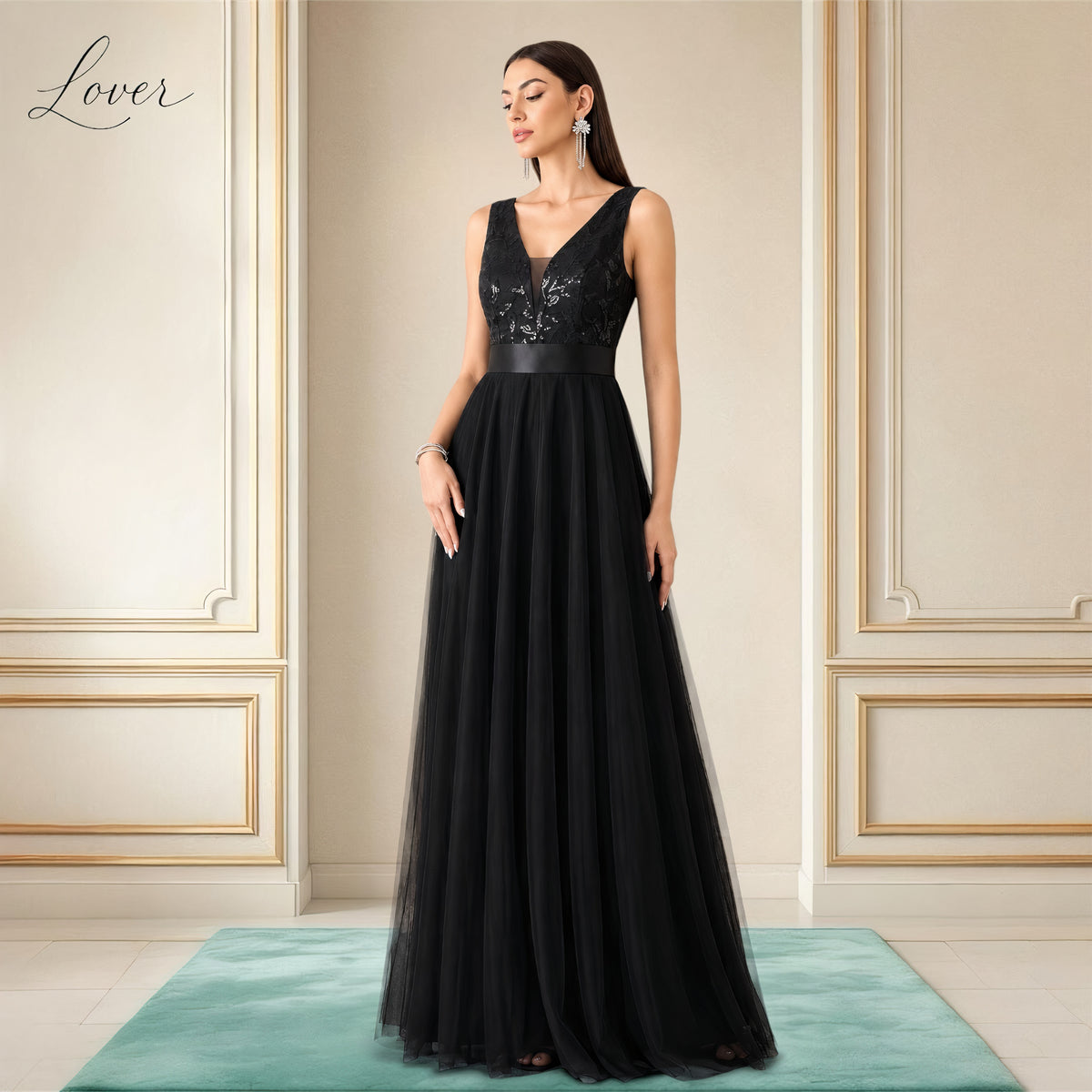 Vestido negro con detalles de hojas en top