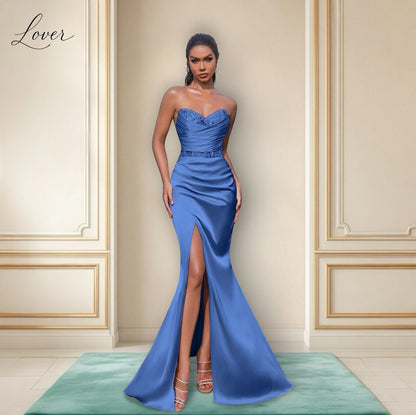 Vestido dusty blue strapless con detalles en top