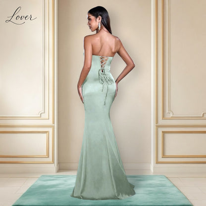 Vestido verde eucalipto strapless