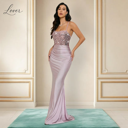 Vestido mauve con lentejuelas en top