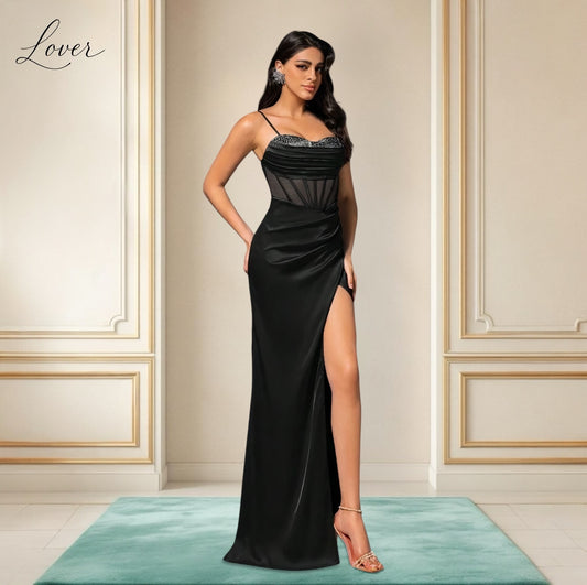 Vestido negro con detalles en top plateados