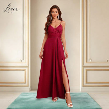 Vestido rojo de satin con abertura en la pierna