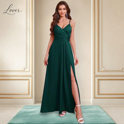 Vestido verde esmeralda de satin con abertura en la pierna