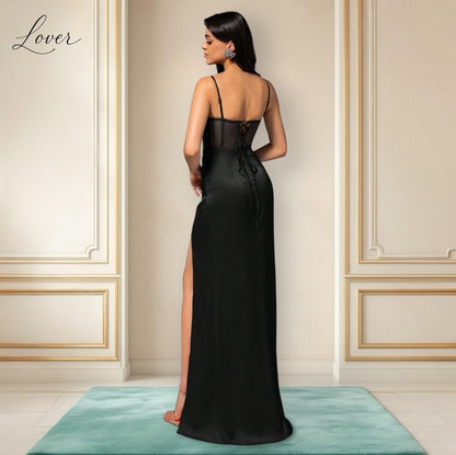 Vestido negro con detalles en top plateados