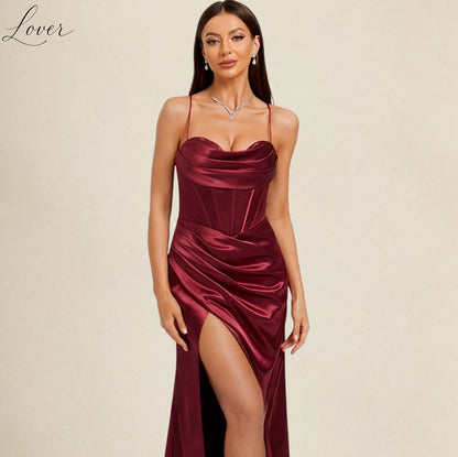 Vestido vino de satin con corset