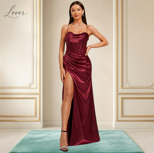 Vestido vino de satin con corset