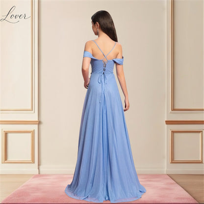 Vestido celeste de escote bardot con tirantes