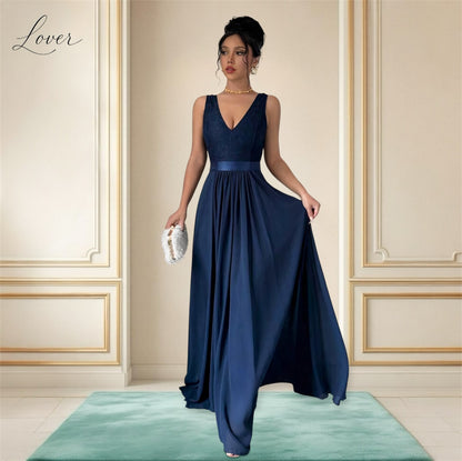 Vestido azul navy con encaje en top