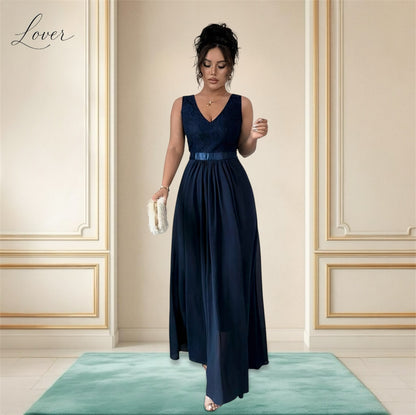 Vestido azul navy con encaje en top