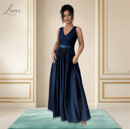 Vestido azul navy con encaje en top