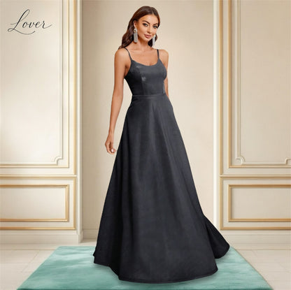 Vestido negro de brillos