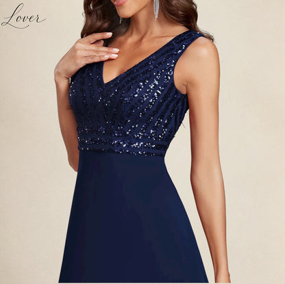 Vestido azul de lentejuelas en top