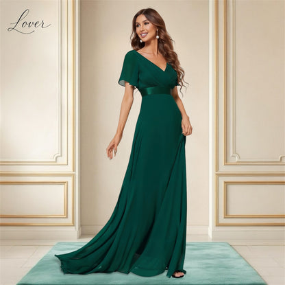 Vestido verde esmeralda de manga corta