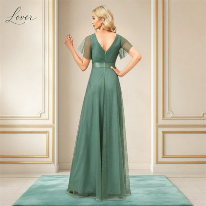 Vestido verde eucalipto con mangas