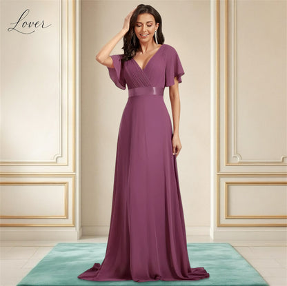 Vestido dusty rose con escote en V y mangas