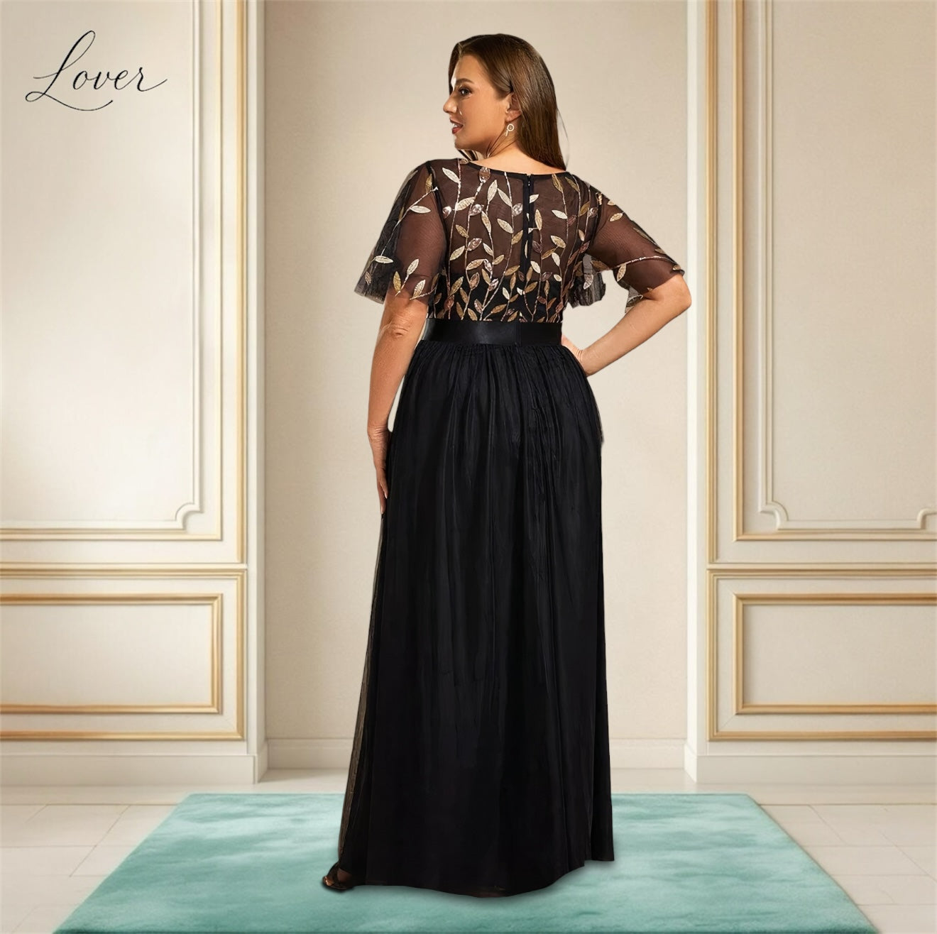 Vestido negro con detalles en dorado