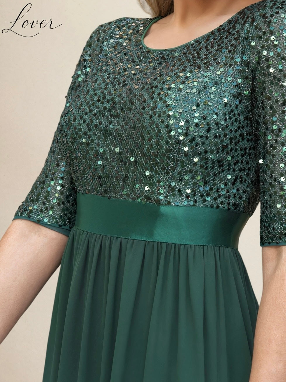 Vestido verde de manga larga con lentejuelas en top