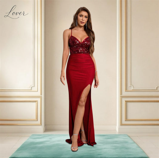 Vestido rojo con lentejuelas en top