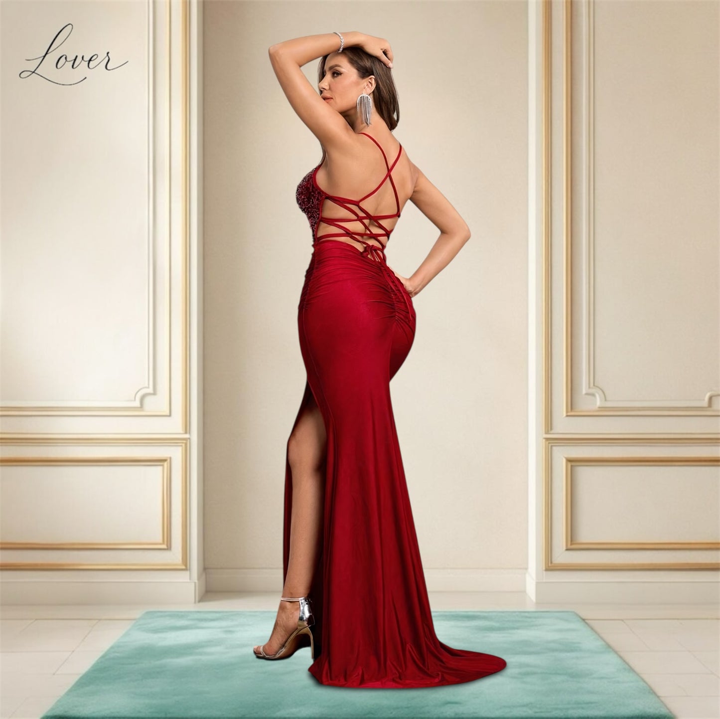 Vestido rojo con lentejuelas en top