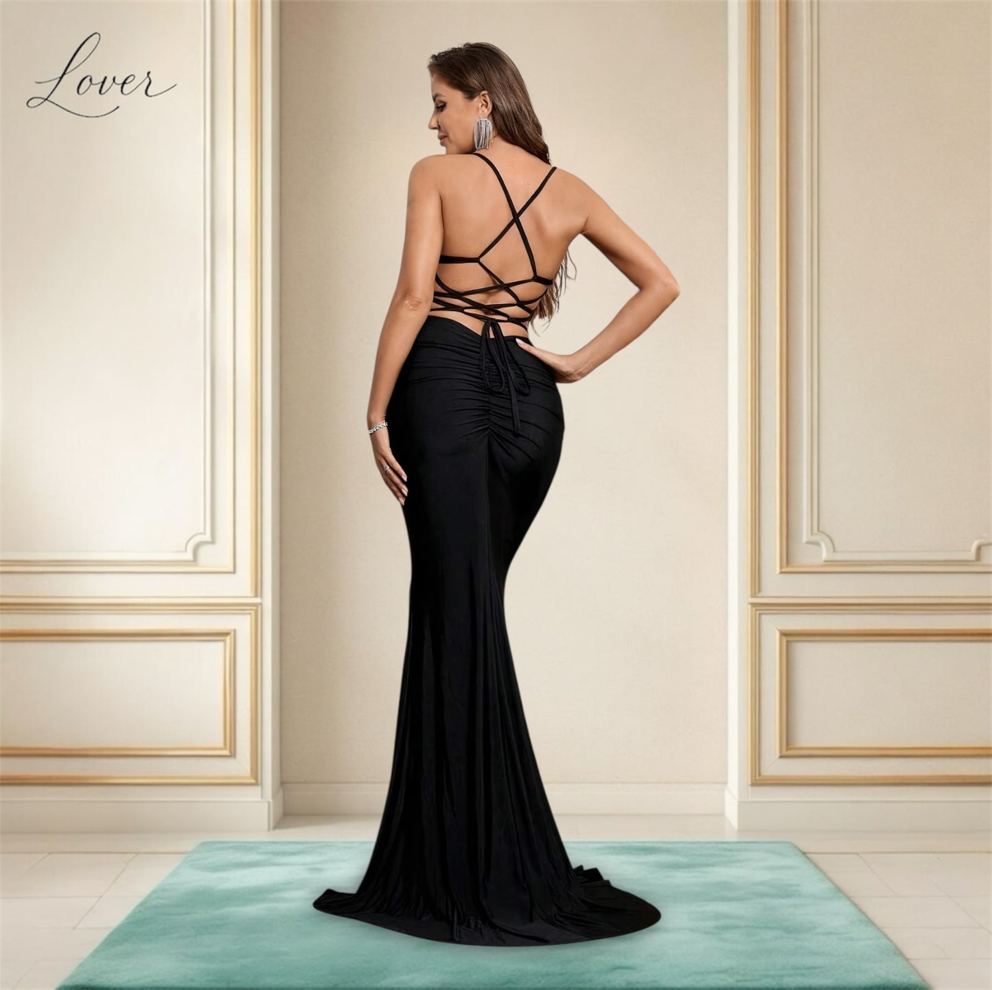 Vestido negro con lentejuelas en top