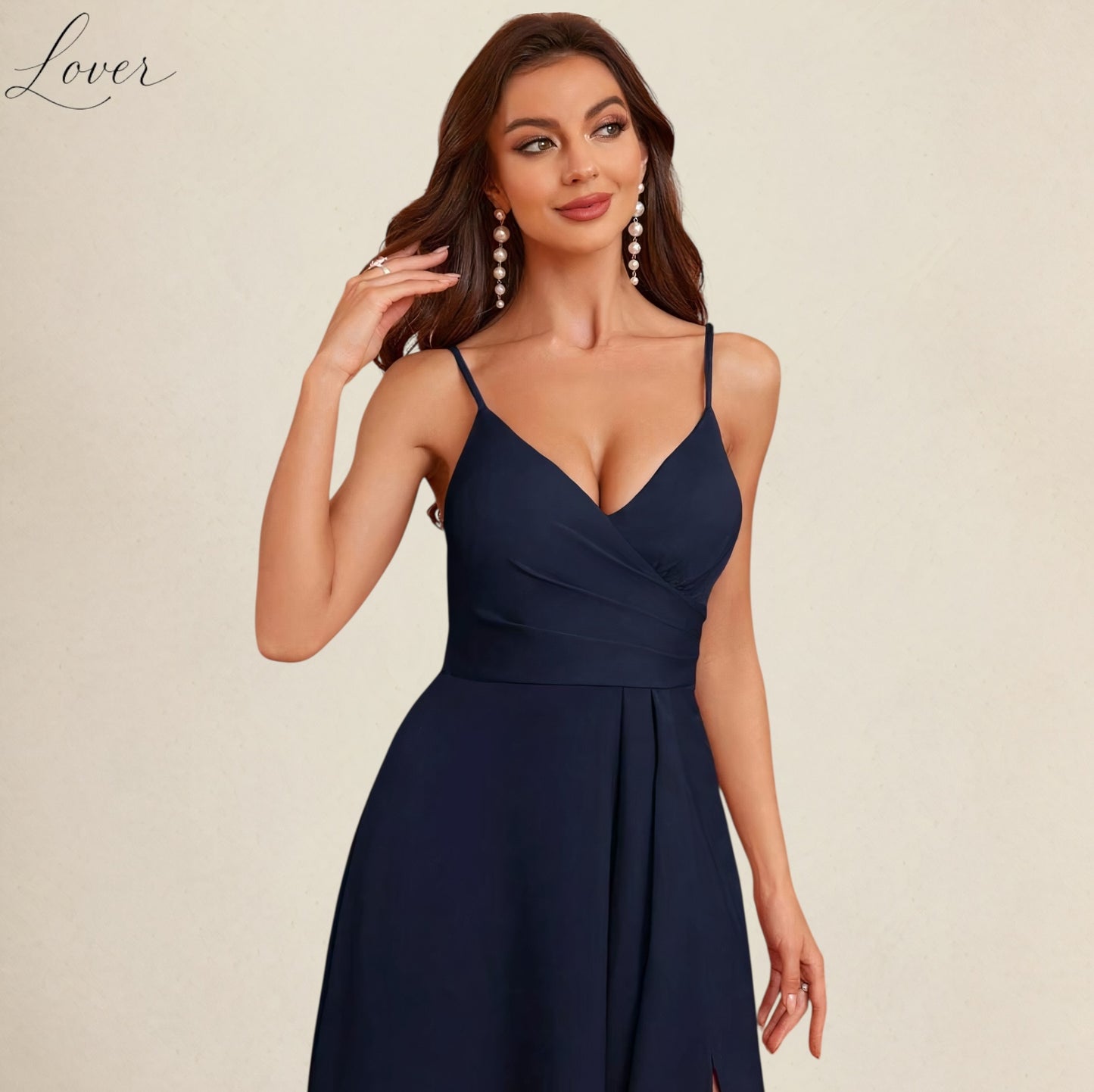 Vestido navy de satin con abertura en la pierna