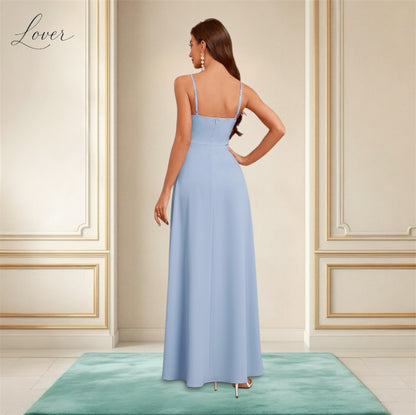 Vestido celeste con abertura en pierna