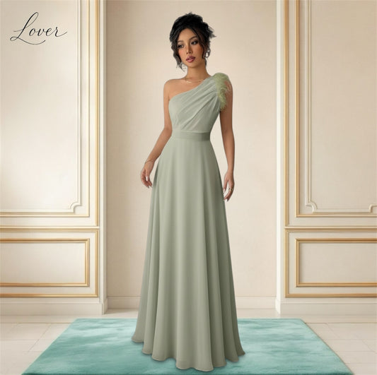 Vestido verde oliva de un hombro