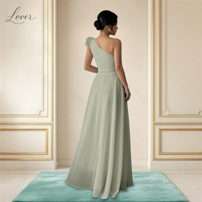 Vestido verde oliva de un hombro