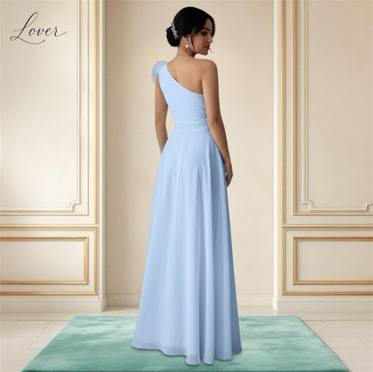 Vestido celeste de un hombro