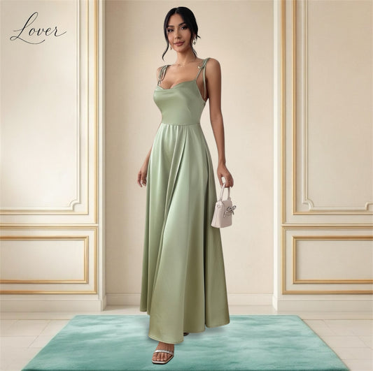 Vestido verde oliva de satin