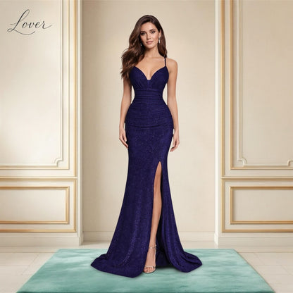 Vestido azul navy al cuerpo con brillos