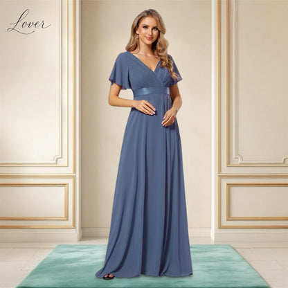 Vestido dusty blue con escote en V y mangas